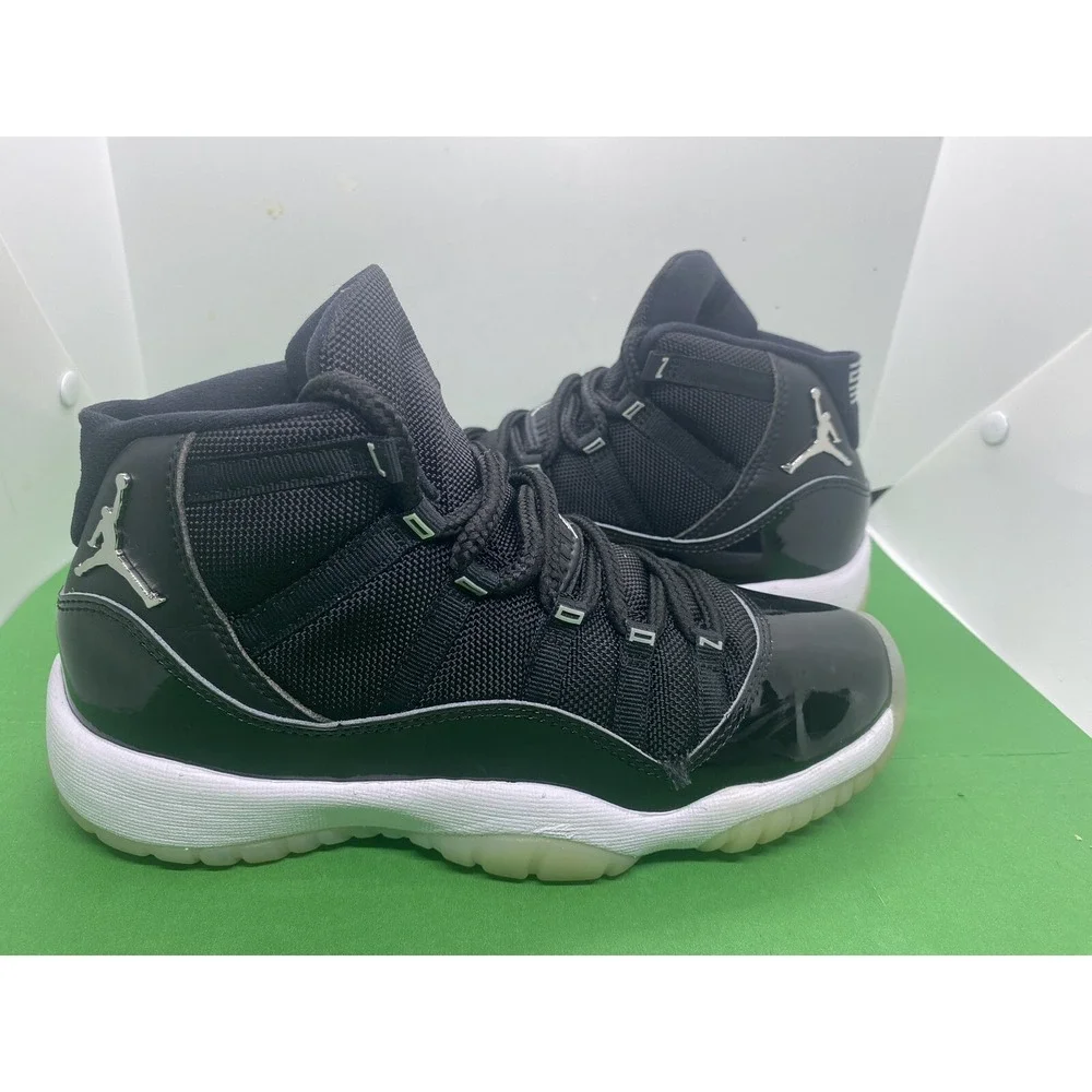 Jordan mid silhouette